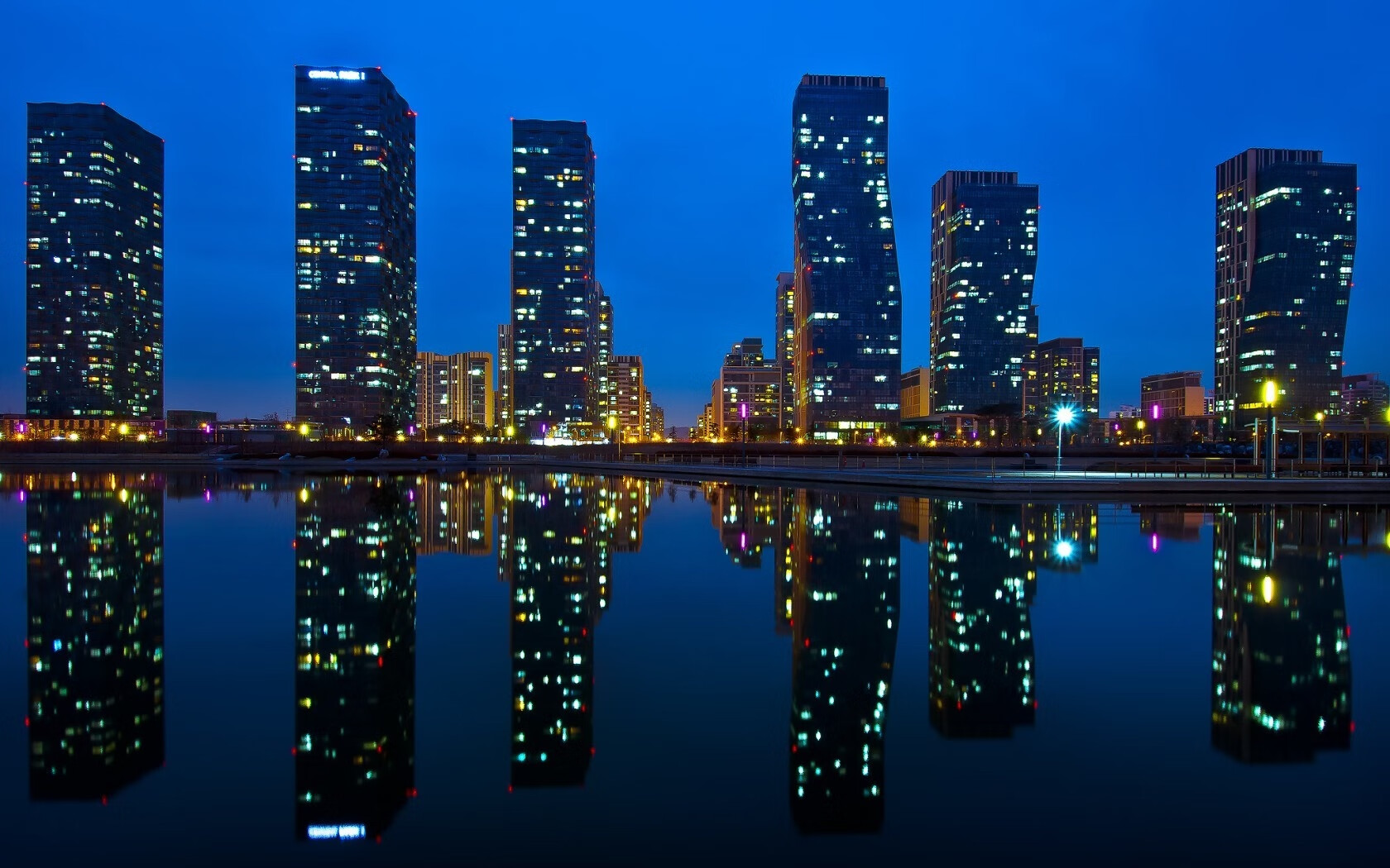 王者荣耀赛事解说风格:分析不同解说的特点与风格,王者荣耀赛事战令