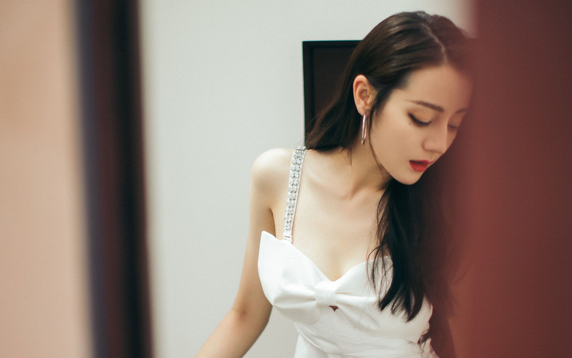 九游9游-主教练关注比赛细节在暂停时间精准布置完成战术转折，比赛中教练请求暂停的时间为