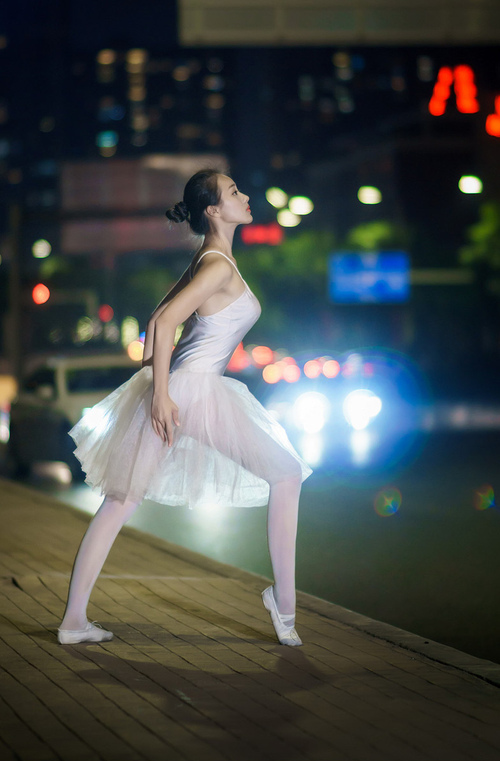 九游网游官网-冷门赛事中涌现高光表现，冷门比赛