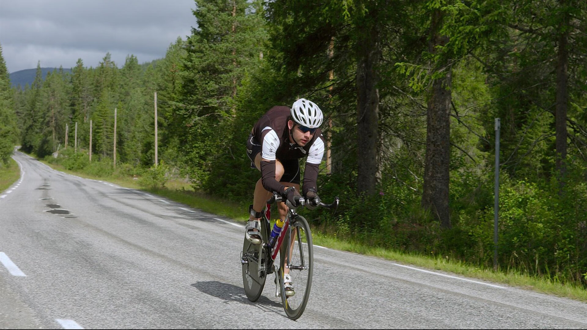 200蝶滑行距离:美选手更擅前段推进,滑蝶游身步